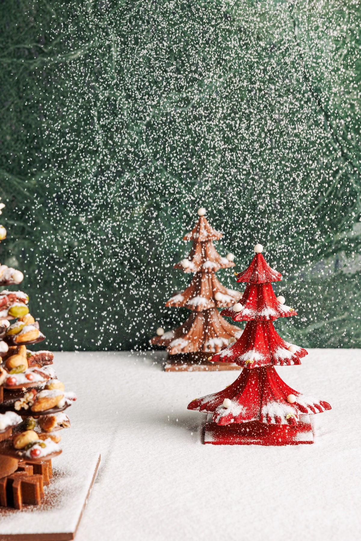 Harry Lowes - Ruby Christmas Tree