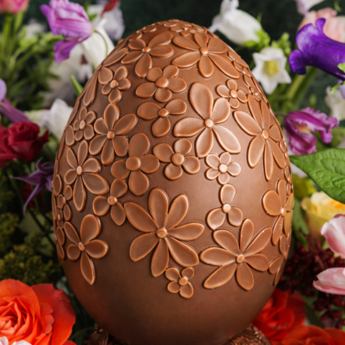 Harry Lowes - Filled Milk Chocolate Easter Egg