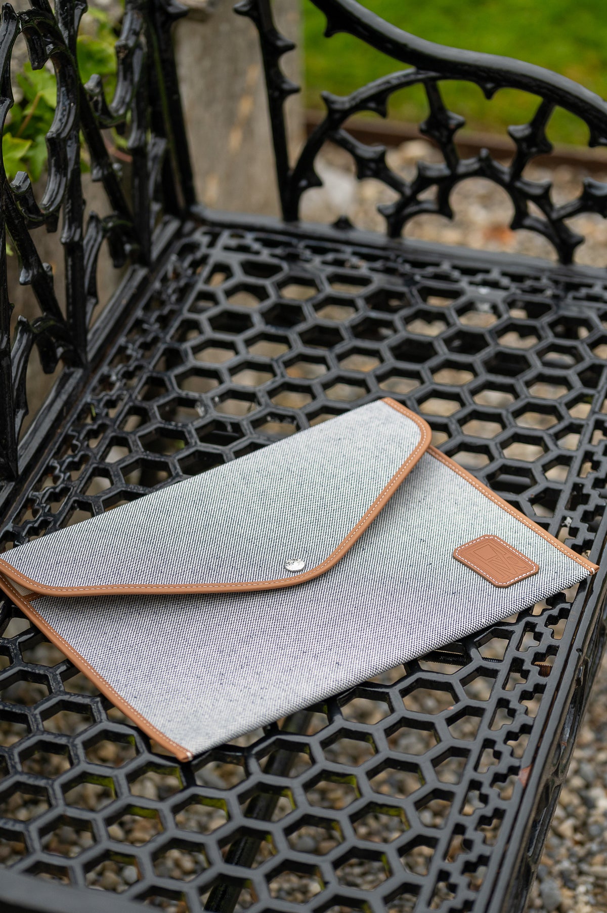 Rue de Verneuil Enveloppe Bag
